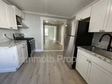 Main picture of 204 N Main St