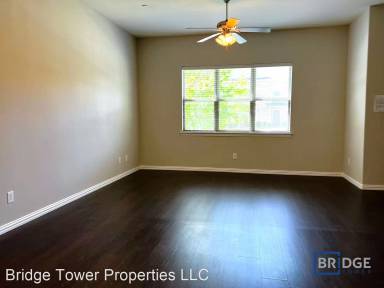 Main picture of 1325 Lake Crest Ln