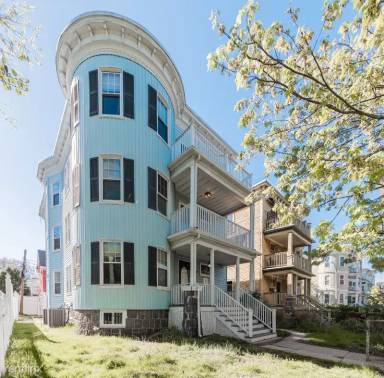 Main picture of 31 Pleasant St