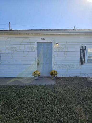 Main picture of 119 NE Highway E