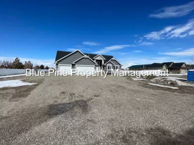Main picture of 3811 E 106 N