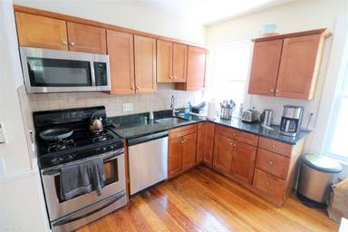 Main picture of 27 Willow Ave