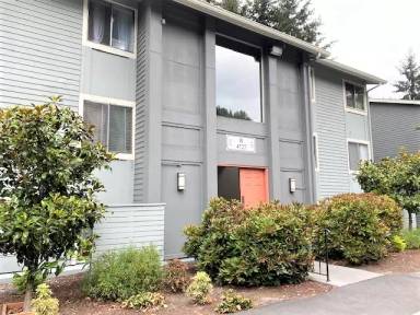 Main picture of Sammamish Bluffs Condominiums