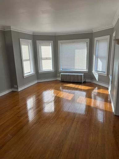 Main picture of 8019-25 S. Champlain Avenue