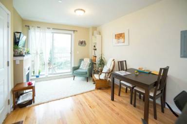 Main picture of 3006 W Girard Ave