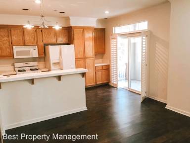 Main picture of 145 Wildrose Cmn