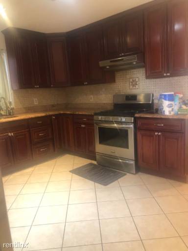 Main picture of 1912 Grand Ave