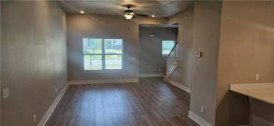 Main picture of 310 W Kinniburgh Dr