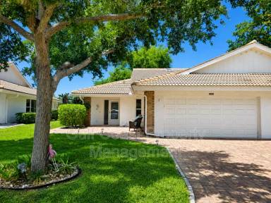 Main picture of 5808 Garden Lakes Dr