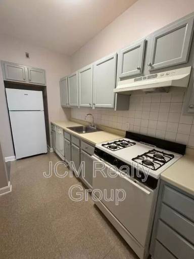 Main picture of 4 Hartwell St