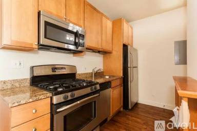 Main picture of 740 W Addison St