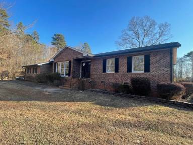 Main picture of 1003 E Sanders Rd