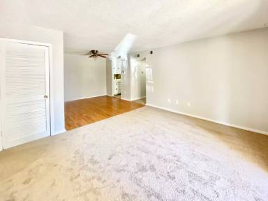 Main picture of Lexington Green Condominiums