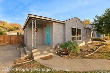 Main picture of 2420 Roycroft Ave