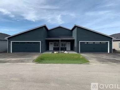 Main picture of Newer Build - 3 bed/2bath in Mead!