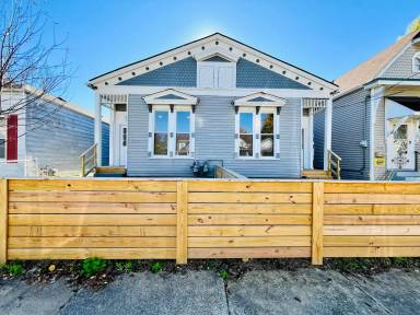 Main picture of 518 Camp St