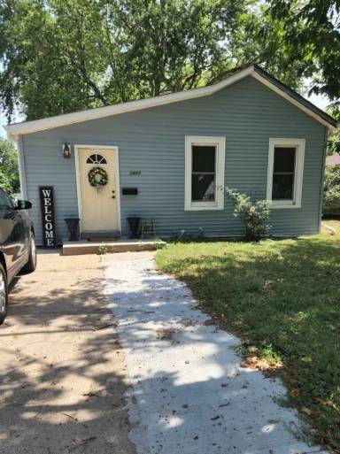 Main picture of 2407 Jefferson St