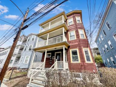 Main picture of 70 Line St