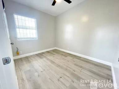Main picture of 703 W 79th St