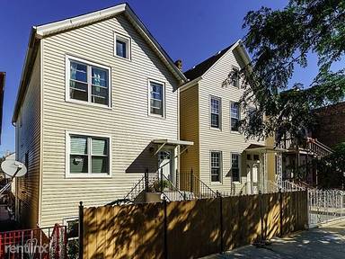 Main picture of 1914 W 21st Pl