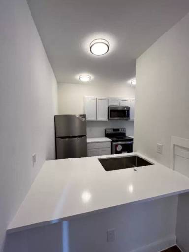 Main picture of 5211 Worth St