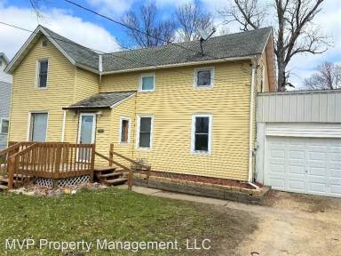 Main picture of 1107 S Water St