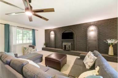Main picture of 7839 Meadowbrook Dr