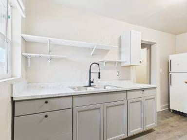 Main picture of 1111 SW 13th Ave