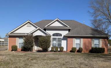 Main picture of 223 S Springfield Dr