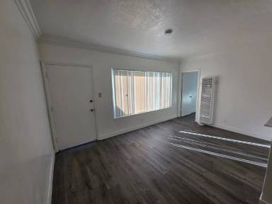 Main picture of 217 W Wilson Ave