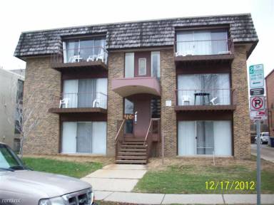 Main picture of 1321 Wilmot St