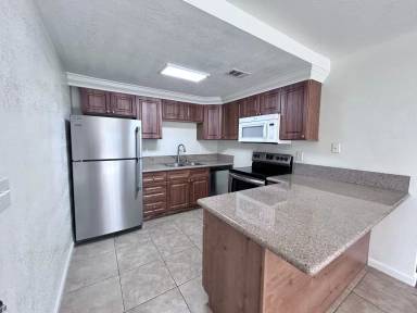 Main picture of 3150 Laurelhurst Dr