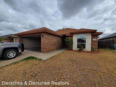 Main picture of 38 Amberwood Dr