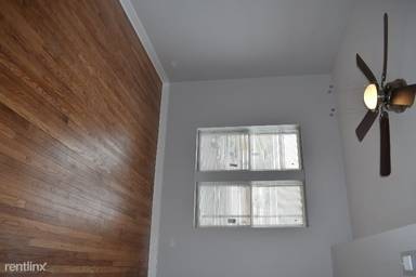 Main picture of 4111 W Lawrence Ave