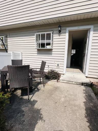 Main picture of 111 E 1st St