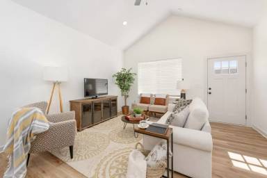 Main picture of 2313 E Spring Hill Dr