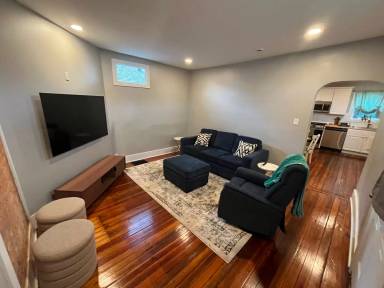 Main picture of 529 Lindsey St