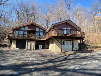 Main picture of 4909 N Galena Rd