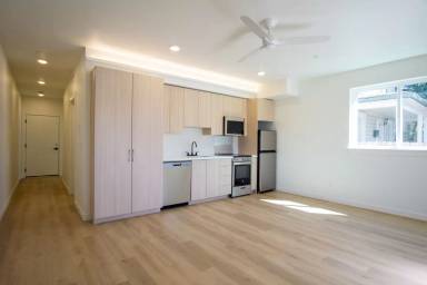 Main picture of 6375 N Lombard St