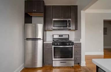 Main picture of 4742 S Woodlawn Ave