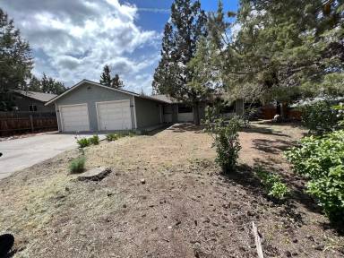 Main picture of 1887 NE Tucson Way