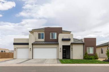 Main picture of 3011 E Beartrap Canyon Dr