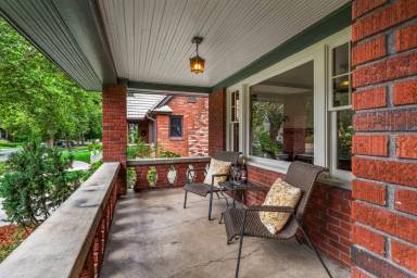 Main picture of 408 W 25th Ave