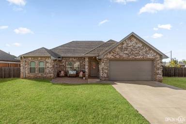 Main picture of 306 Driftwood Ln