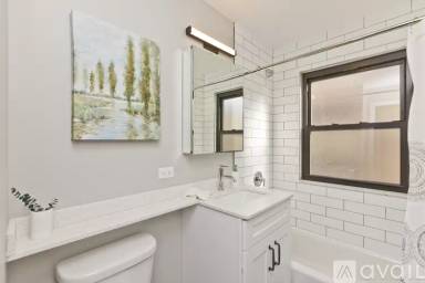 Main picture of 5536 N Sheridan Rd