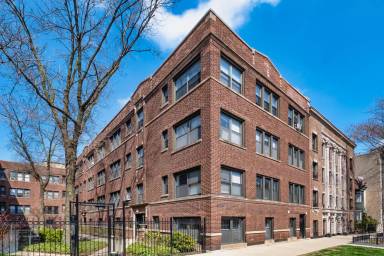 Main picture of 624 W Surf St