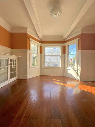 Main picture of 879 Oak St