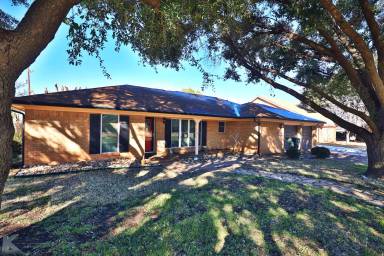 Main picture of 6310 Ryan Cir
