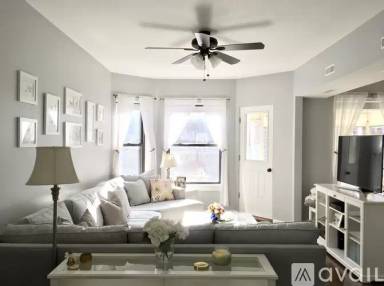 Main picture of 3253 N Kenmore Ave