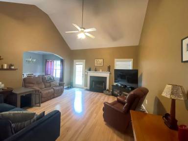 Main picture of 1040 Brookshire Dr